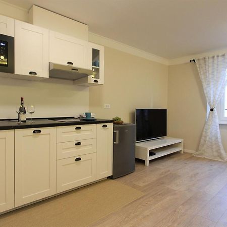 Sal & Mar Apartments ไพราน ภายนอก รูปภาพ