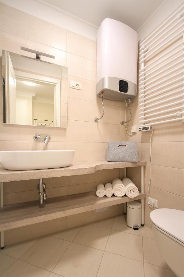 Sal & Mar Apartments ไพราน ภายนอก รูปภาพ