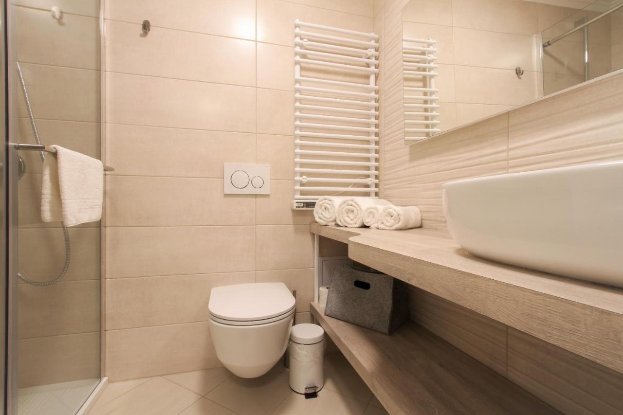 Sal & Mar Apartments ไพราน ภายนอก รูปภาพ