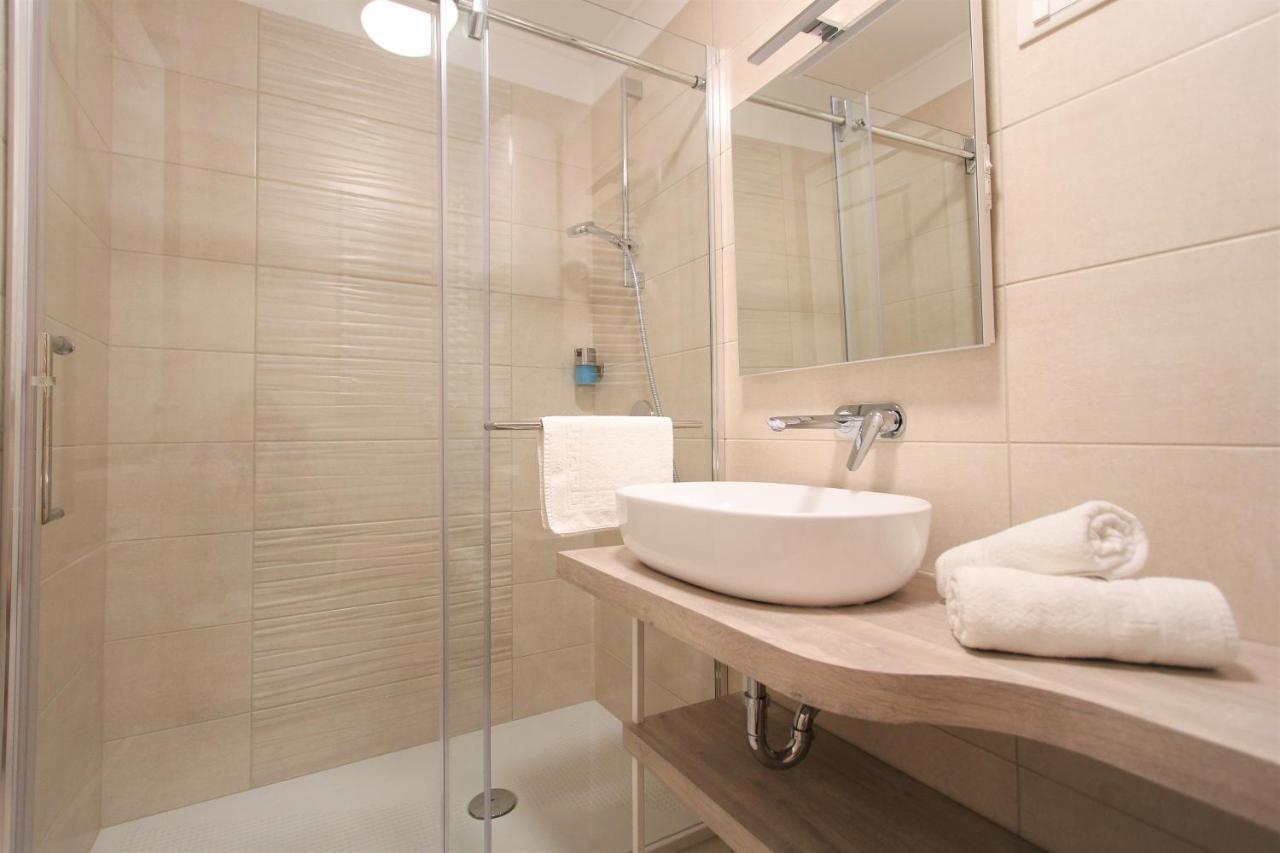 Sal & Mar Apartments ไพราน ภายนอก รูปภาพ